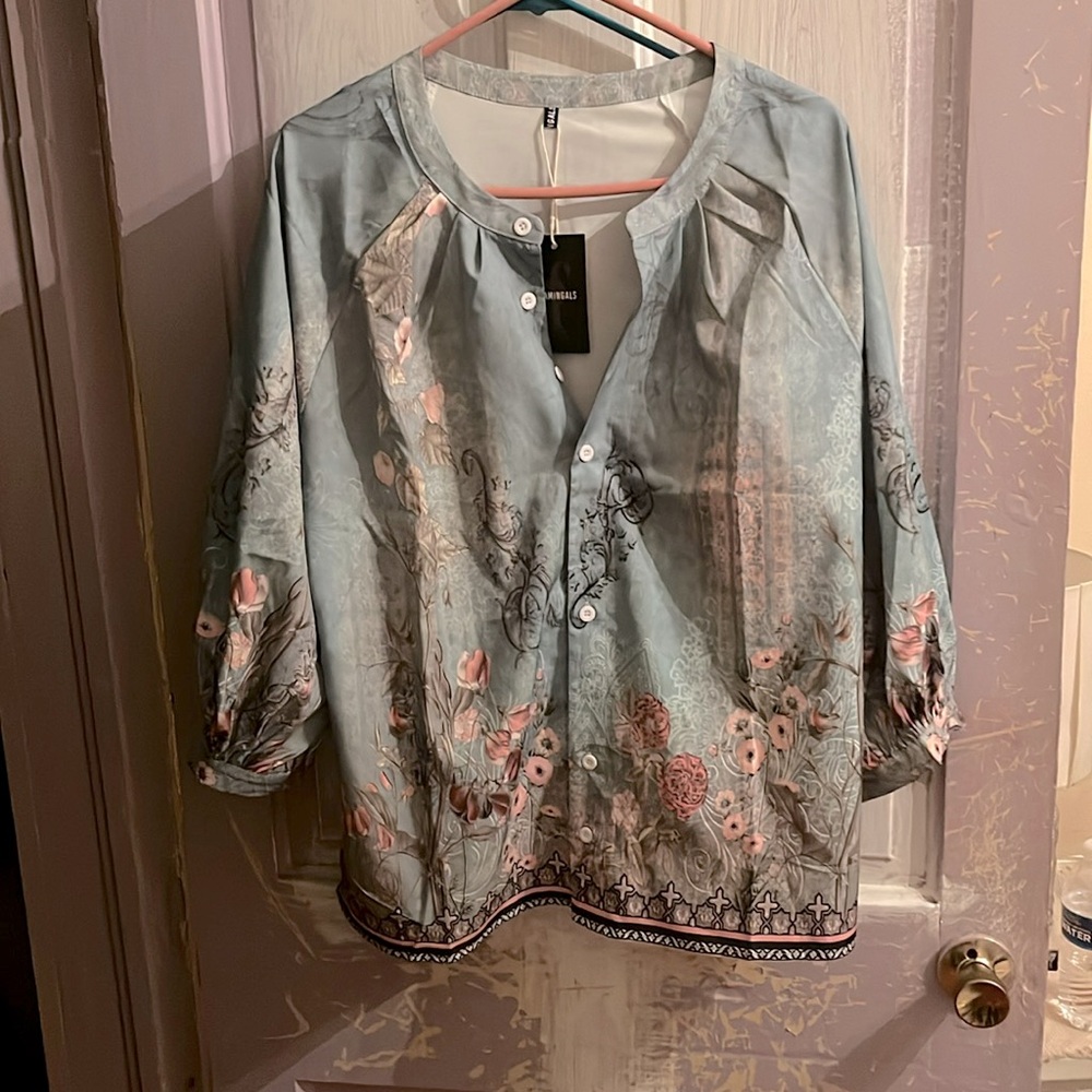 Flamingals. Small. Sexy button down